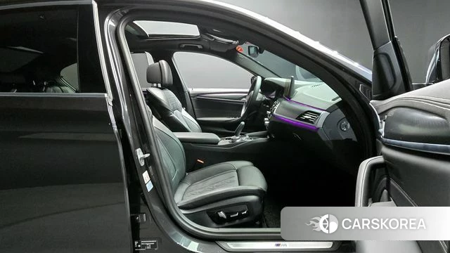 BMW 5 Series (G30) id 3798890 из Кореи 20