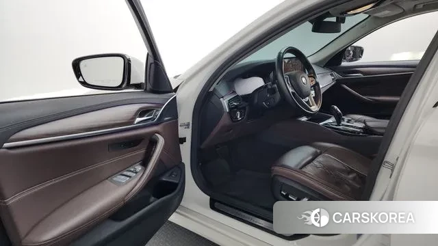 BMW 5 Series (G30) id 3607424 из Кореи 20