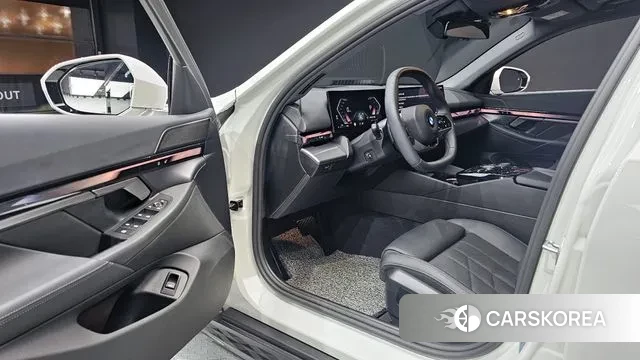 BMW 5 Series (G60) id 3610084 из Кореи 20