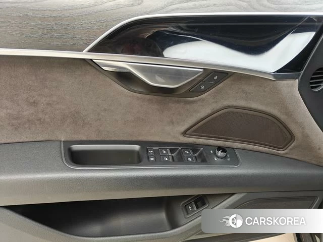 Audi A8 id 4208913 из Китая 22