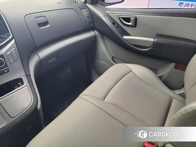 Hyundai The New Grand Starex id 2264846 из Кореи 18