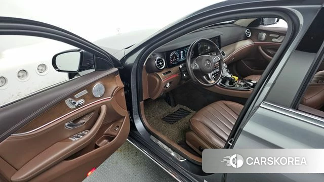 Mercedes-Benz E-Class W213 id 4582053 из Кореи 30