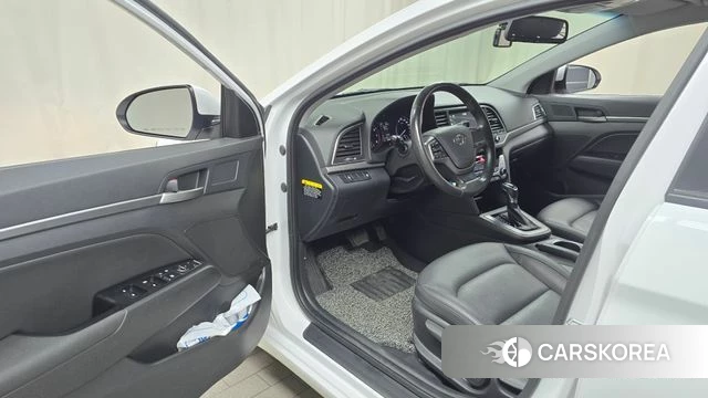 Hyundai Avante AD id 3845998 из Кореи 20