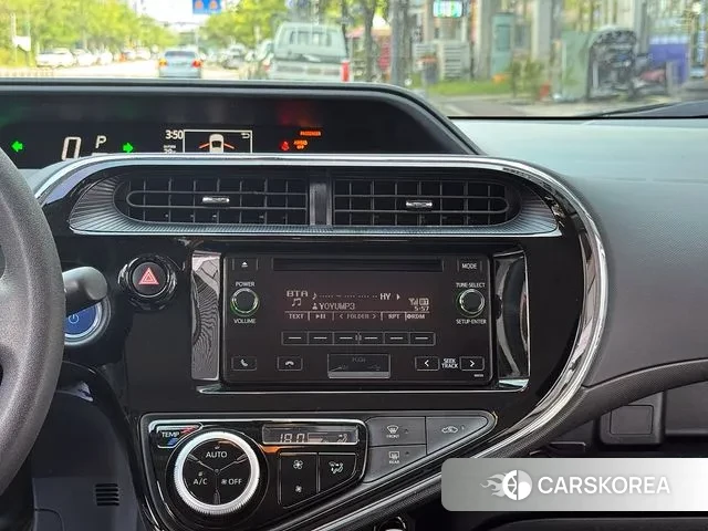 Toyota Prius C id 3000409 из Кореи 20