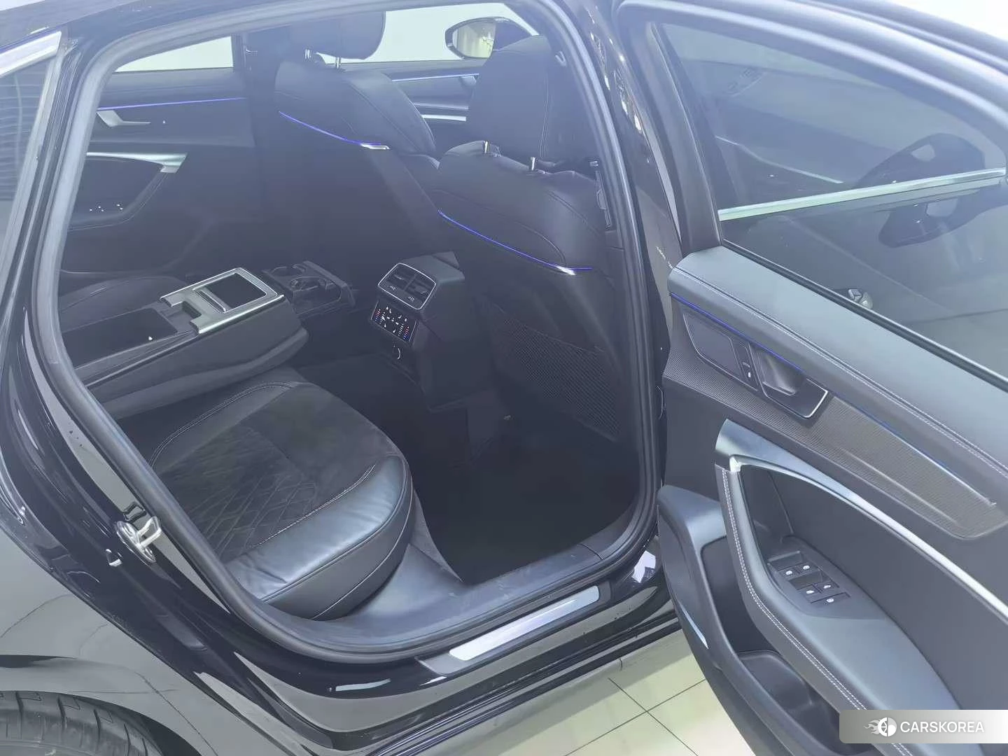 Audi A6L id 4454060 из Китая 17