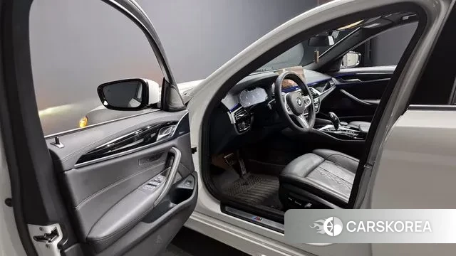 BMW 5 Series (G30) id 3043223 из Кореи 20