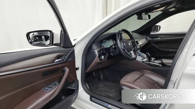 BMW 5 Series (G30) id 4543793 из Кореи 33