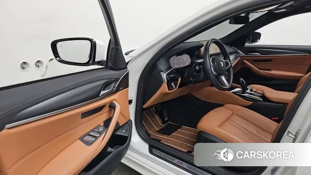 BMW 5 Series (G30) id 3472483 из Кореи 20