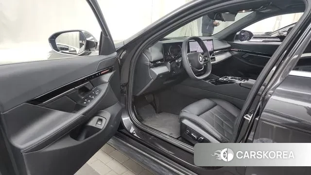 BMW 5 Series (G60) id 3420257 из Кореи 20