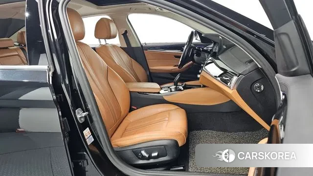 BMW 5 Series (G30) id 3363291 из Кореи 20