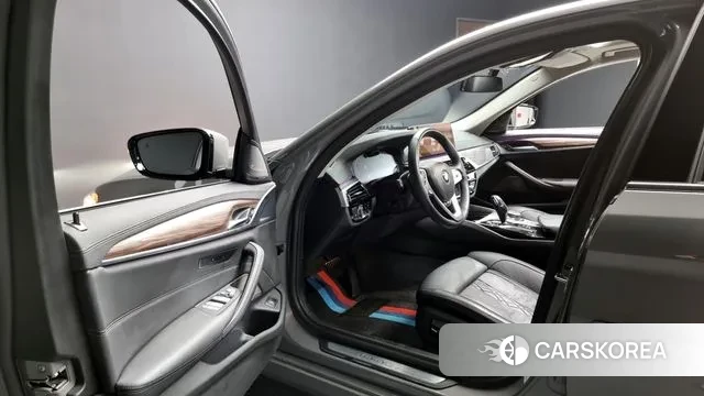 BMW 5 Series (G30) id 2894772 из Кореи 20