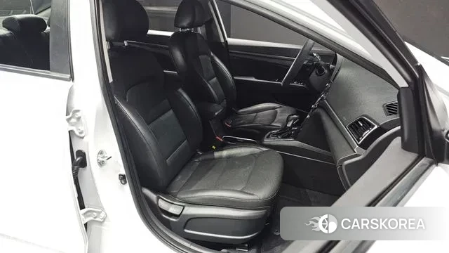 Hyundai Avante AD id 3593558 из Кореи 20