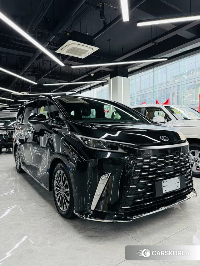 Lexus LM id 4259838 из Китая 13