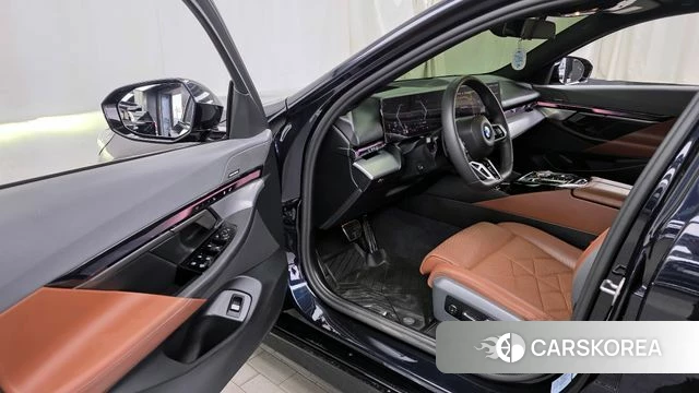 BMW 5 Series (G60) id 4394386 из Кореи 33