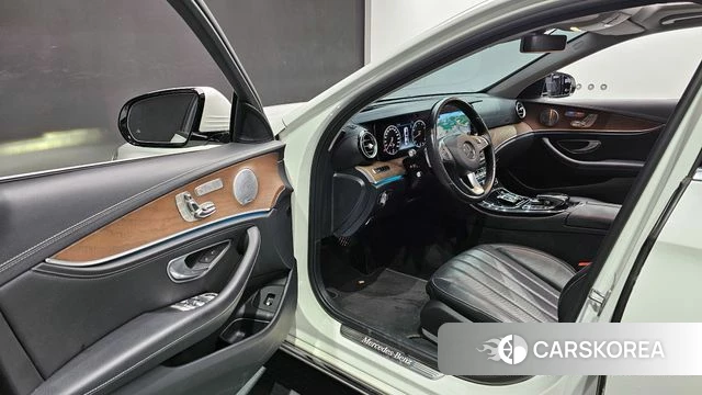 Mercedes-Benz E-Class W213 id 4305207 из Кореи 35