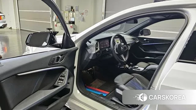 BMW 1 Series (F40) id 3011028 из Кореи 20