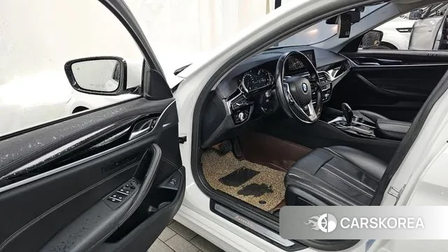 BMW 5 Series (G30) id 3417920 из Кореи 20