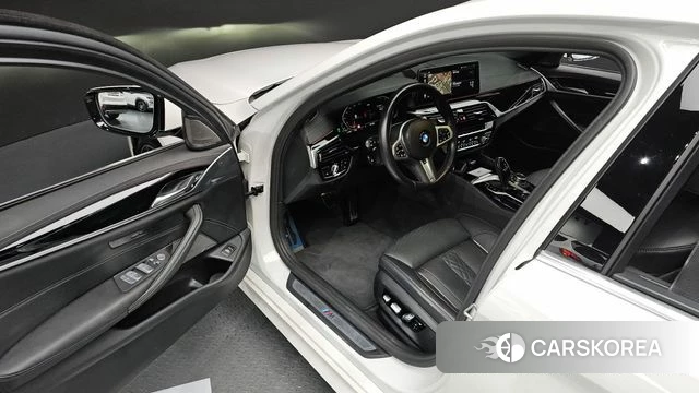 BMW 5 Series (G30) id 4309255 из Кореи 33