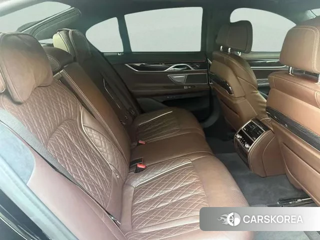 BMW 7 Series (G11) id 3686464 из Кореи 19