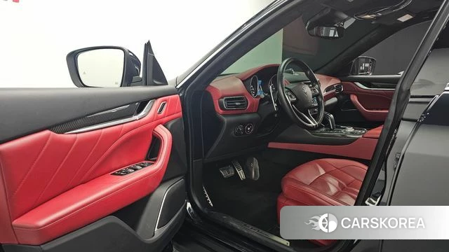Maserati Levante id 4689076 из Кореи 36
