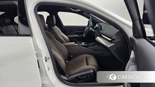 BMW 5 Series (G60) id 3420127 из Кореи 20