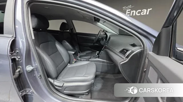 Hyundai Avante AD id 3687684 из Кореи 20