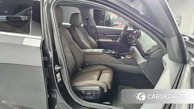 BMW 5 Series (G60) id 3517673 из Кореи 21