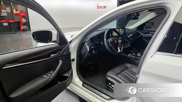 BMW 5 Series (G30) id 3282396 из Кореи 20