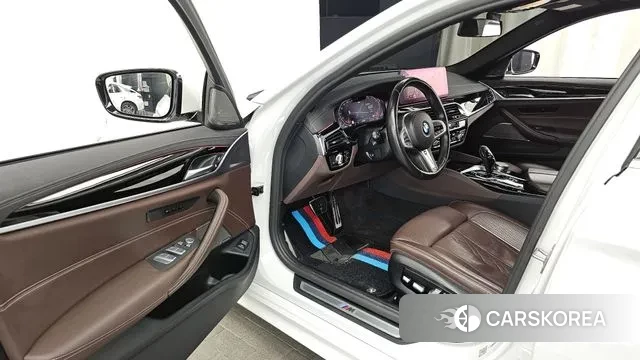 BMW 5 Series (G30) id 3587028 из Кореи 20