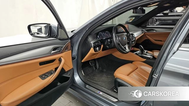 BMW 5 Series (G30) id 3886563 из Кореи 20