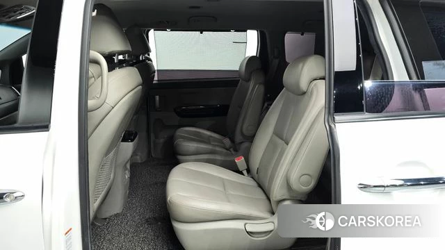 Kia All New Carnival id 4596504 из Кореи 31