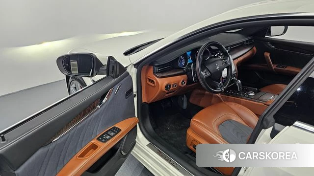 Maserati Quattroporte id 4355665 из Кореи 32