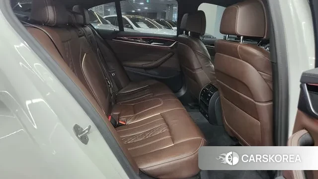 BMW 5 Series (G30) id 3406775 из Кореи 20