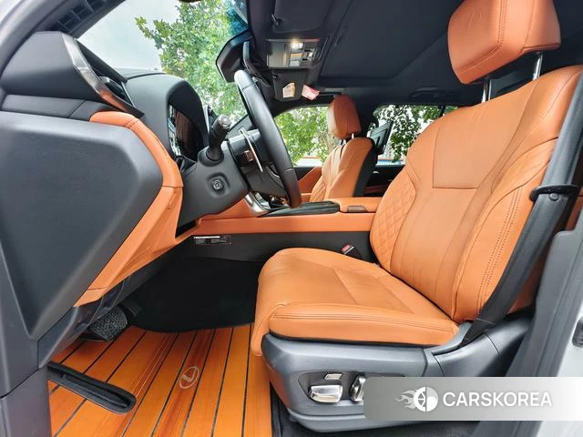 Lexus LX id 4272333 из Китая 21