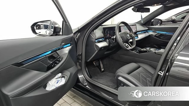 BMW 5 Series (G60) id 4539676 из Кореи 36