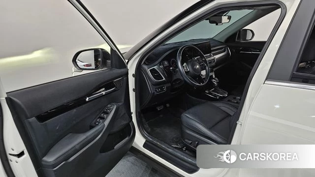 Kia Seltos id 4614477 из Кореи 33