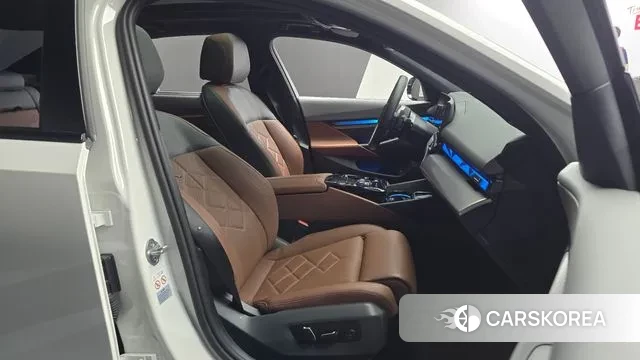 BMW 5 Series (G60) id 3057813 из Кореи 20