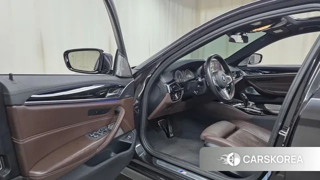 BMW 5 Series (G30) id 3407858 из Кореи 20