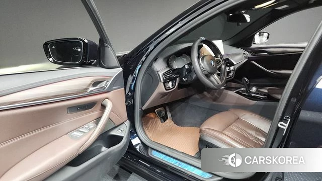 BMW 5 Series (G30) id 4293832 из Кореи 20