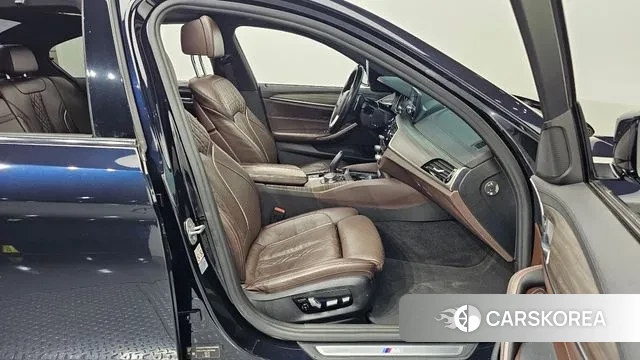 BMW 5 Series (G30) id 3449826 из Кореи 20