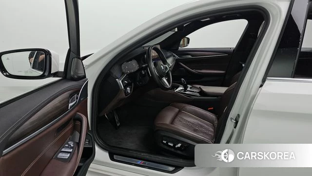 BMW 5 Series (G30) id 3954664 из Кореи 20