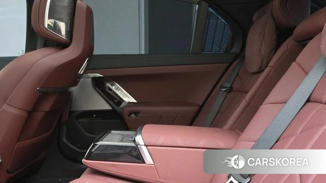 BMW 7 Series (G70) id 3876875 из Кореи 17