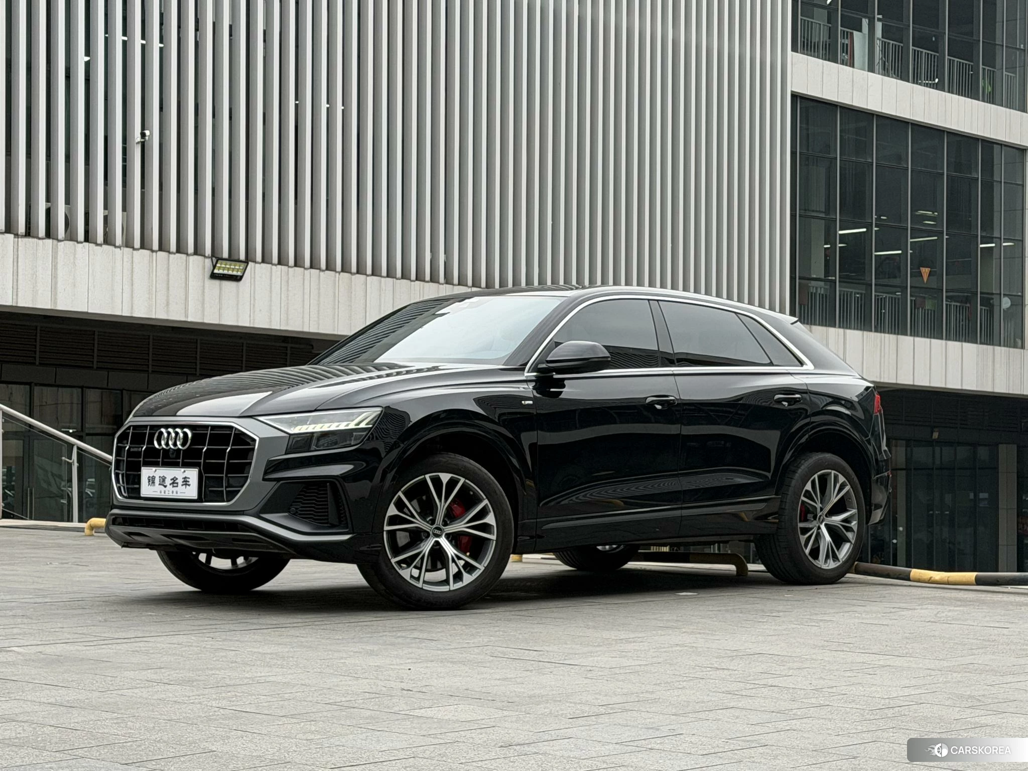 Audi Q8 id 4467911 из Китая 29