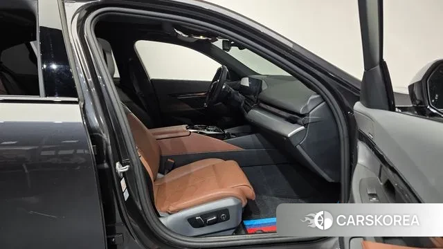 BMW 5 Series (G60) id 3653996 из Кореи 20