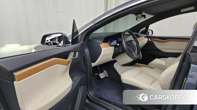 Tesla Model X id 4495886 из Кореи 35