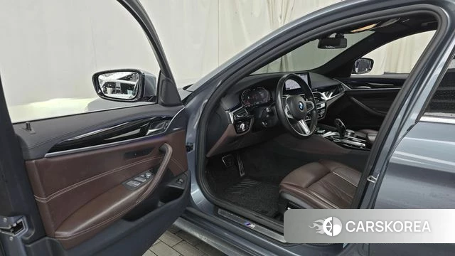 BMW 5 Series (G30) id 4750916 из Кореи 31