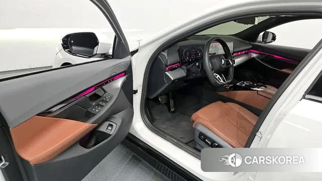 BMW 5 Series (G60) id 3426135 из Кореи 20