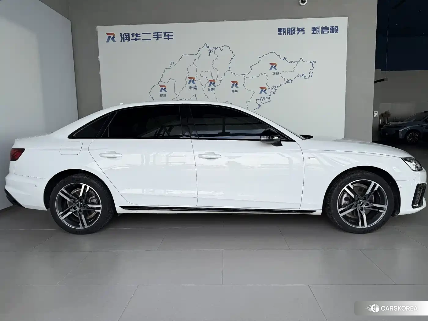 Audi A4L id 4659914 из Китая 16