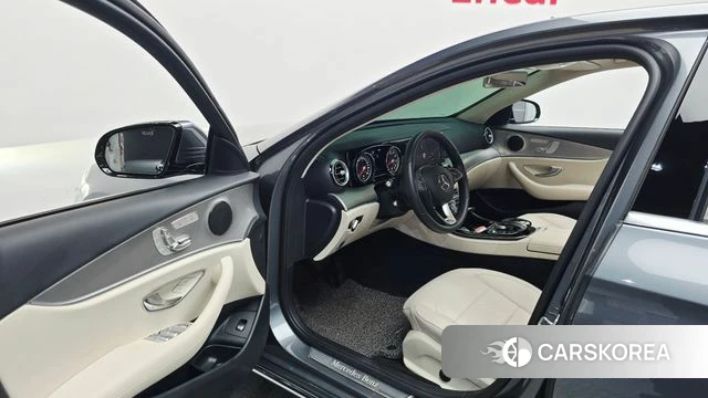 Mercedes-Benz E-Class W213 id 4557976 из Кореи 31