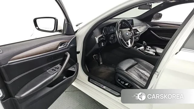 BMW 5 Series (G30) id 3171608 из Кореи 20